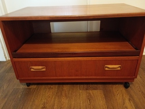 Plan media cabinet stand - g,