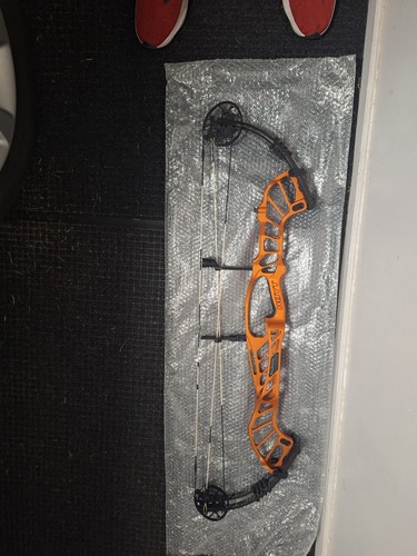 Hoyt invicta compound - 40, bow