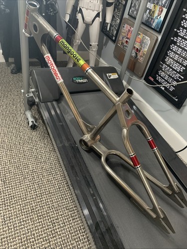 Rare vintage 1976 mongoose - rare,
