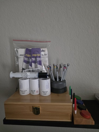 Watchmakers servicing kit - servicing,