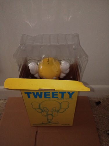Kaws tweety bird - },