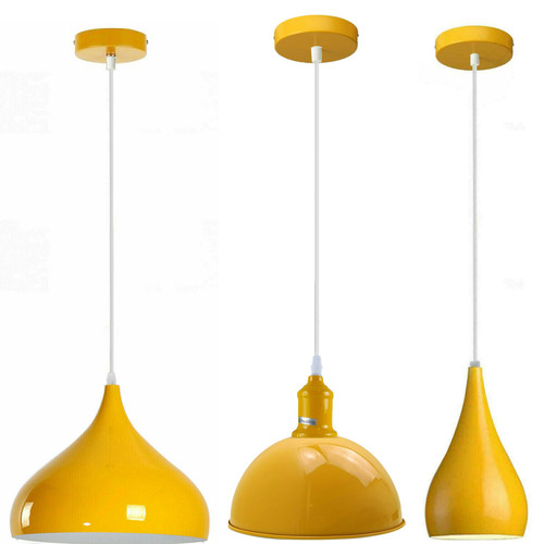 Vintage yellow metal pendant - vintage,