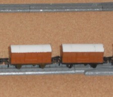 Lone Star 000/N gauge Rake of 2 Livestock Vans EL-84 (boxed see text)