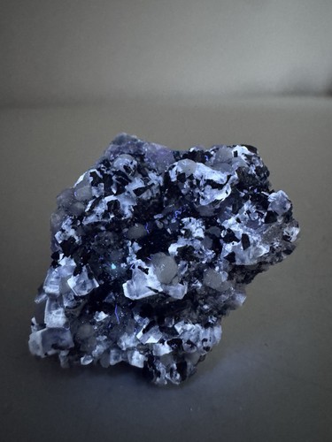Fluorescent fluorite specimen - fluorite,