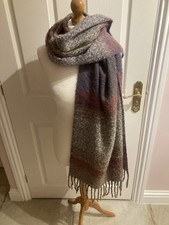 BEAUTIFUL POWDER SHAWL