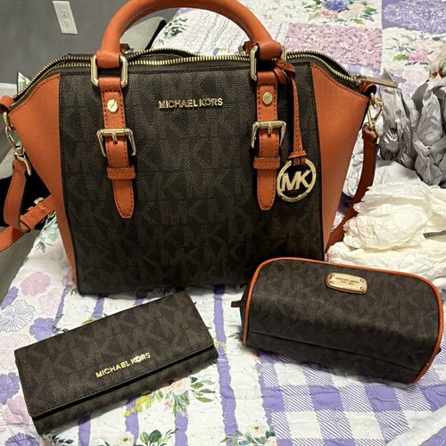 Michael kors signature logo - kors,