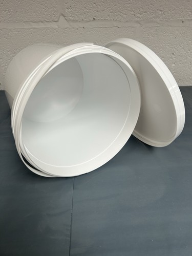 Litre plastic buckets - x,