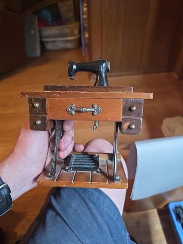 Vintage sewing machine music - sewing,