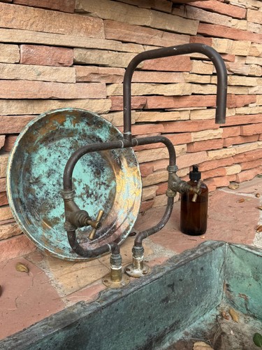 Dark copper patina - dark,