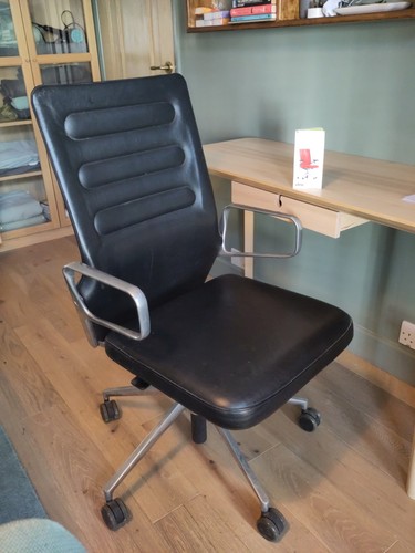 Vitra black leather - 4,