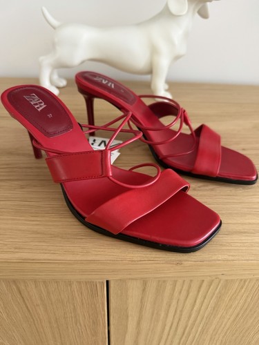 Zara guards red leather very - red,