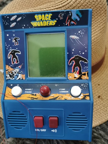Space invaders old skool - invaders,