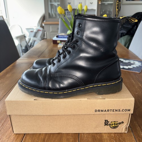 Martens airwair hole - airwair,