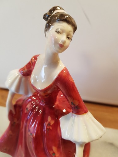 Royal doulton figurine fine - royal,