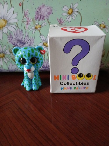 Mini boos collectibles hand - ty,