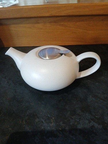 London pottery pebnle tea - london,