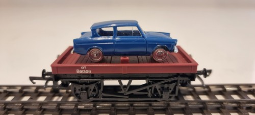 Hornby flat wagon with - flat,