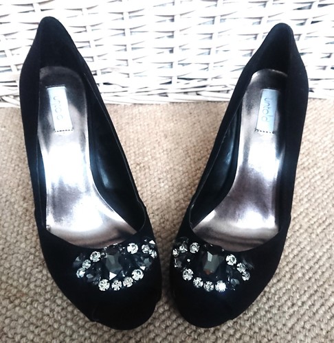 Stunning untold black diamante - black,