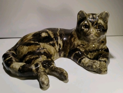 Winstanley cat has - has, glass