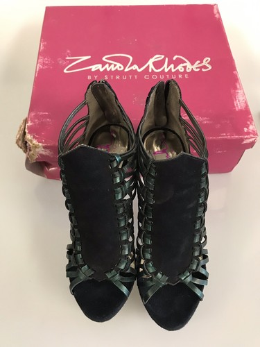 Zandra rhodes strutt - by,