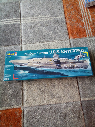 Revell nuclear carrier - nuclear, uss