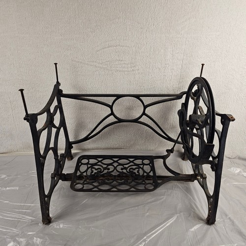 Antique short cast iron - cast,