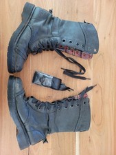 Dr Martens 1914 Triumph Boots Size 6 grey with tartan inner & spare ribbon laces