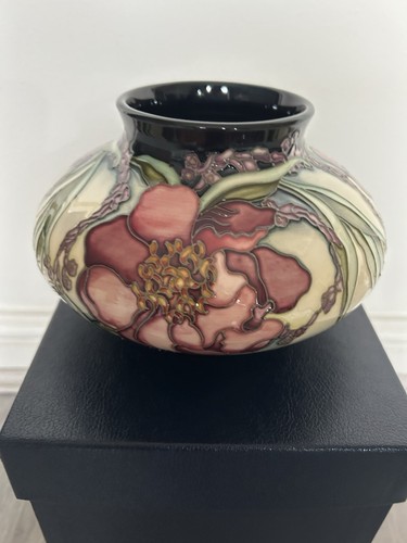 Moorcroft pottery 2002 - moorcroft,