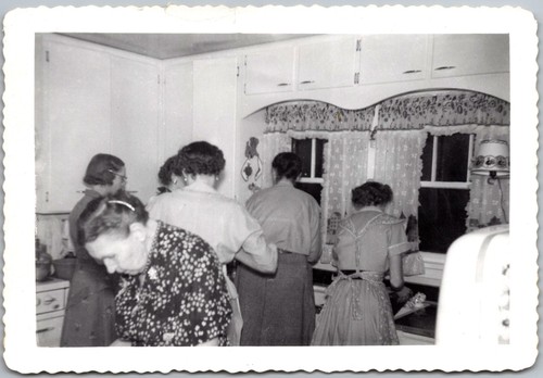 Vtg snapshot women cooking - vtg,