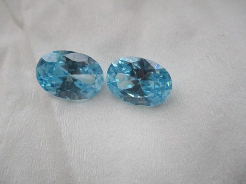 Light aquamarine oval - light,