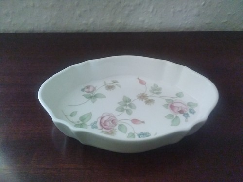 Wedgwood rosehip trinket - trinket,