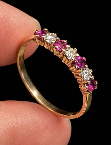 Vintage 1987 9ct - gold, diamond