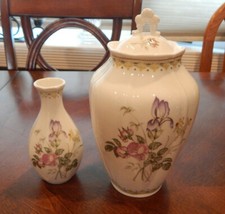 ROYAL DOULTON "CAMILLA" H 5185 PATTERN 2 PC. SET BUD VASE / URN W/LID 1190