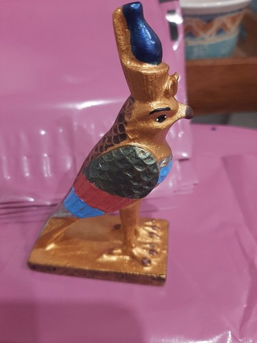 Seated fancy gold horus - seated,
