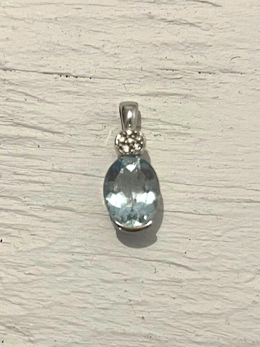 Aquamarine and diamond pendant - aquamarine,