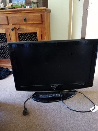 Samsung 22in lcd flat screen - 22in,