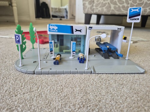 Tomica hypercity repair garage - repair,