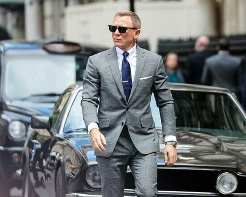 Daniel craig looking cool - looking,