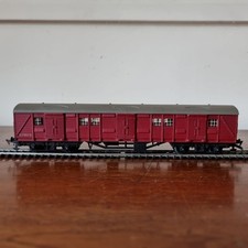 Tri-ang Railways R227 B.R. Maroon Utility Van with Opening Doors OO Gauge