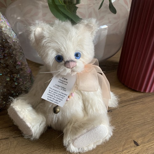 Mohair charlie bear cora - charlie,