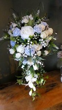 BRIDES BOUQUET WEDDING FLOWERS