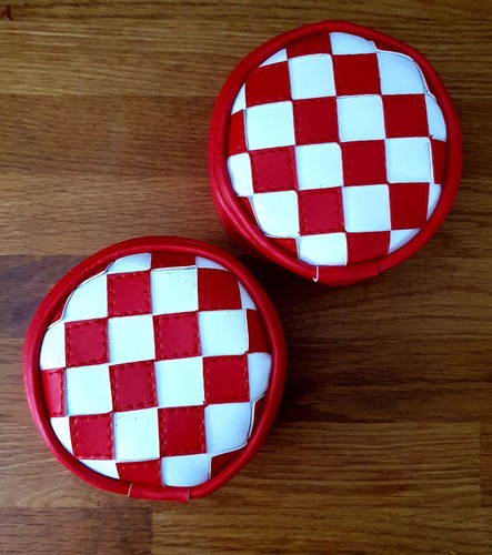Red white check spot - red/white,