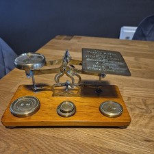 ANTIQUE SET OF WOODEN AND BRASS POSTAL SCALES, WITH THE ORIGINAL BRASS WEIGHTS
