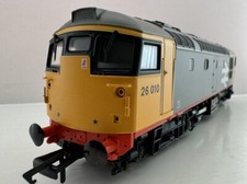 HELJAN 2656 CLASS 26/0 26010 IN BR RAILFREIGHT GREY WITH RED STRIPE