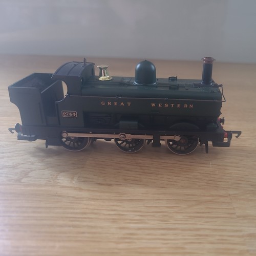 Hornby pannier tank locomotive - hornby,