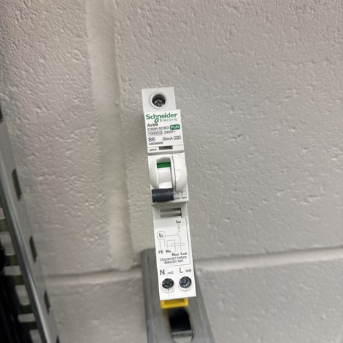 Schneider 30ma ic60h - b6,