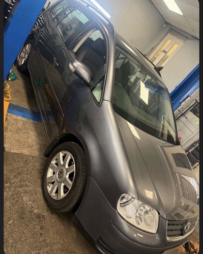Touran 2007 9tdi - vw, black