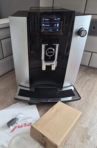 Jura coffee machine - e6,