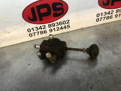 Hydraulic change over valve