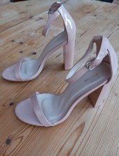 Pretty Little Thing Size 6 Sandals nude open toe ankle strap block heel